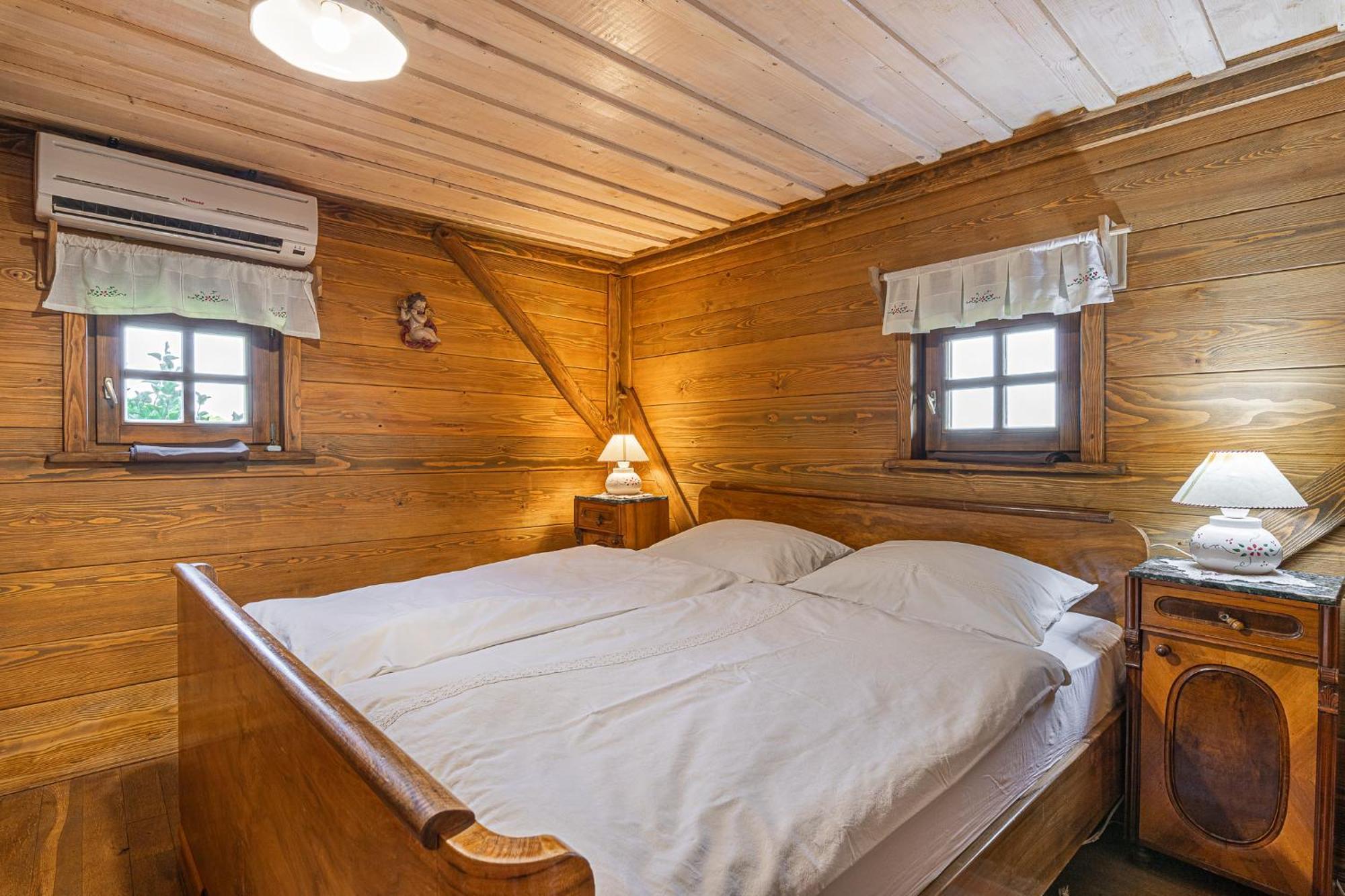Vineyard Cottage Skatlar Otocec Exterior photo