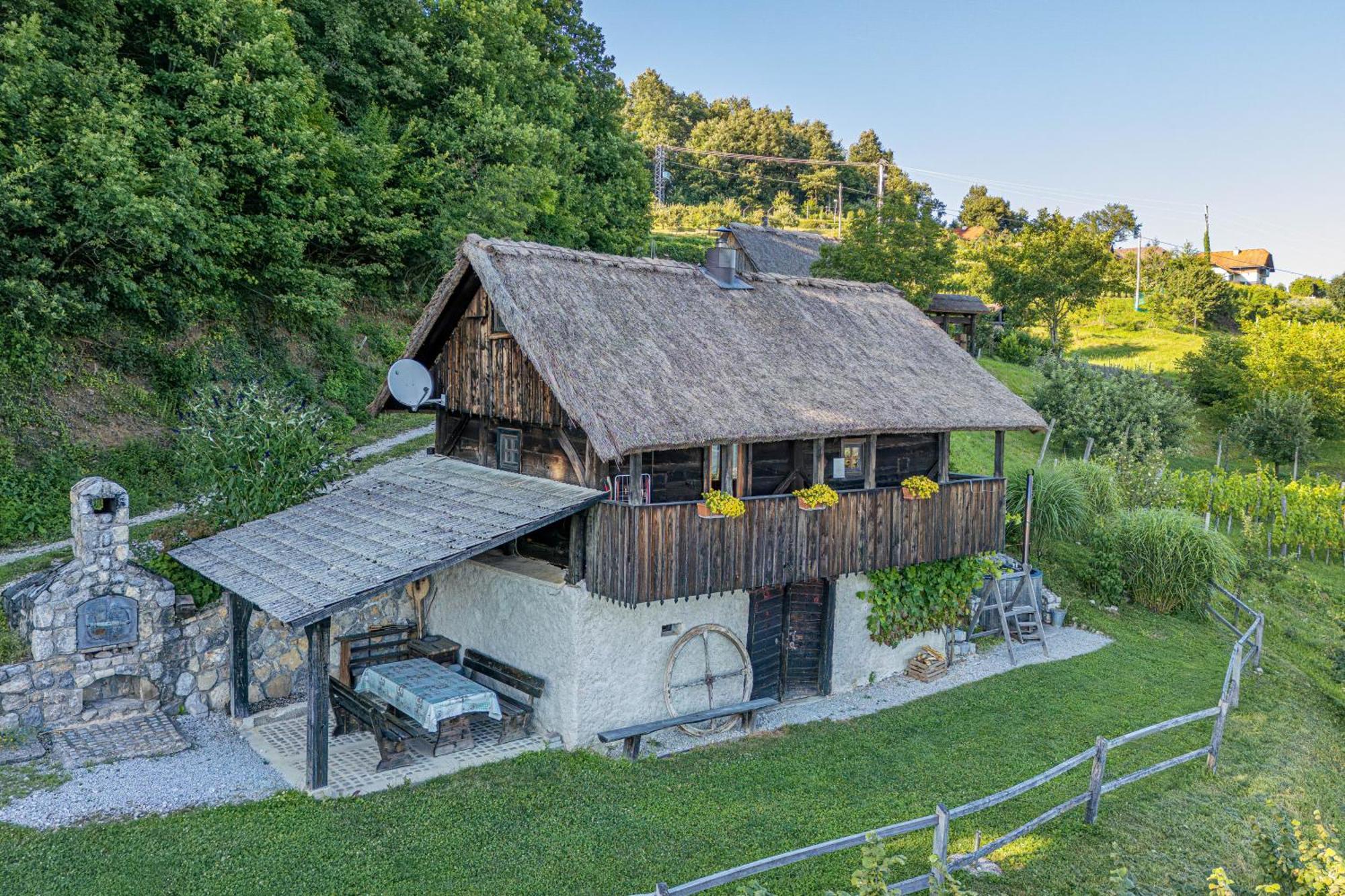 Vineyard Cottage Skatlar Otocec Exterior photo