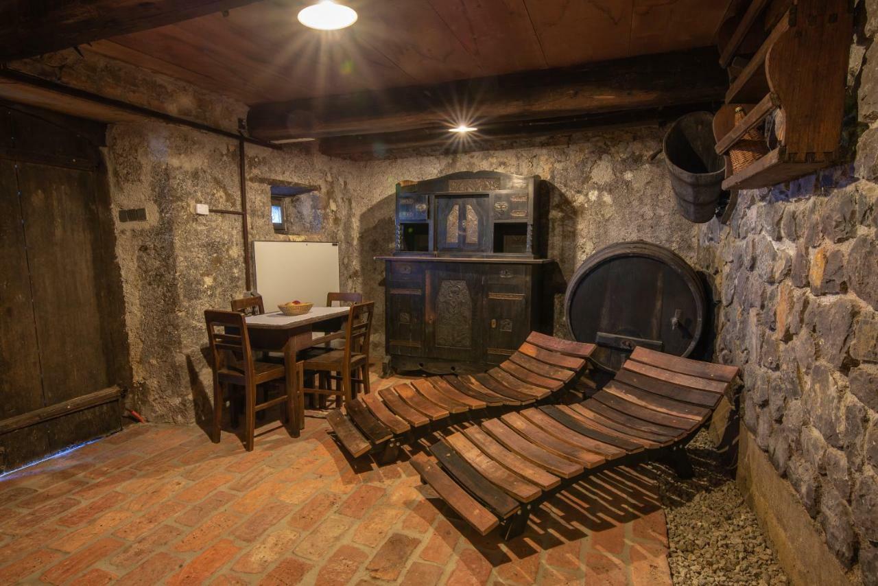 Vineyard Cottage Skatlar Otocec Exterior photo